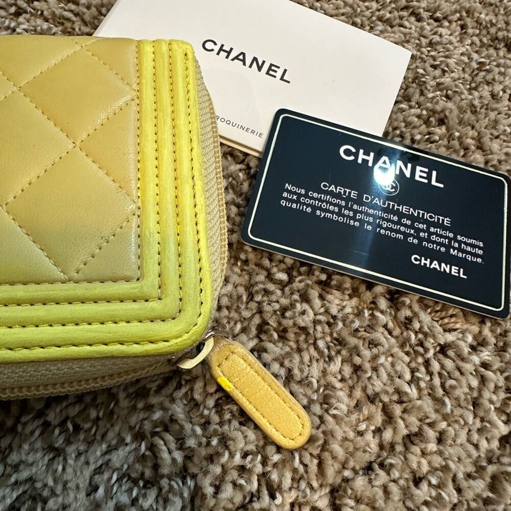 Chanel Yellow leather wallet, used - Picture 12 of 12